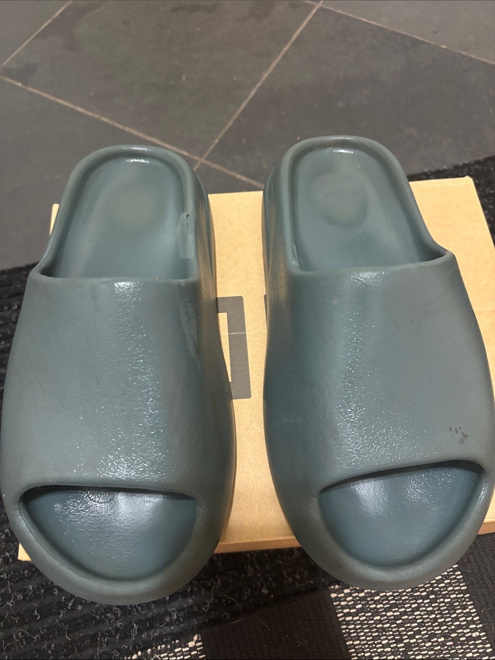 Men's Yeezy Adidas Slides, Authentic, size 8, color slate marine